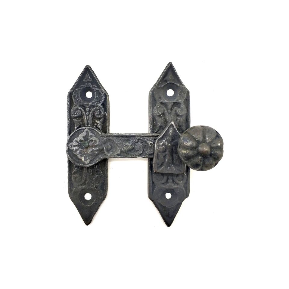 Antika Tarz Dekoratif Pirinç Kapı, Pencere Mandalı - 86x72 mm, Oksit