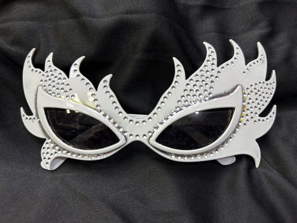 Taşlı Göz Kamaştıran Gecenin Yıldızı Beyaz Parti Alev Gözlük