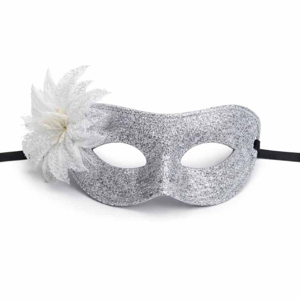Gümüş Simli Tüylü Balo Maskesi – Kadın Parti & Maskeli Balo Maskesi